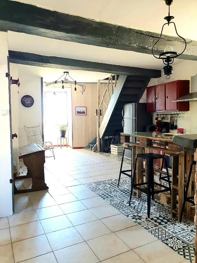 Gite L'Echappee Belle Castelnau-Pégayrols 0*,
